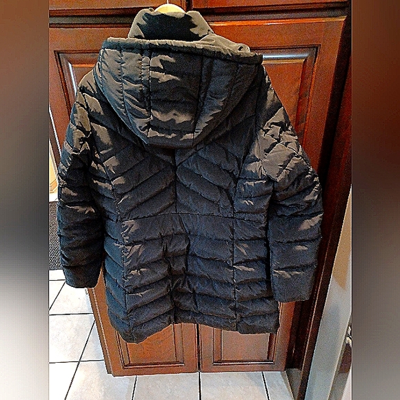 Womens Kenneth Cole winter coat. Like new. Size L - Picture 2 of 4